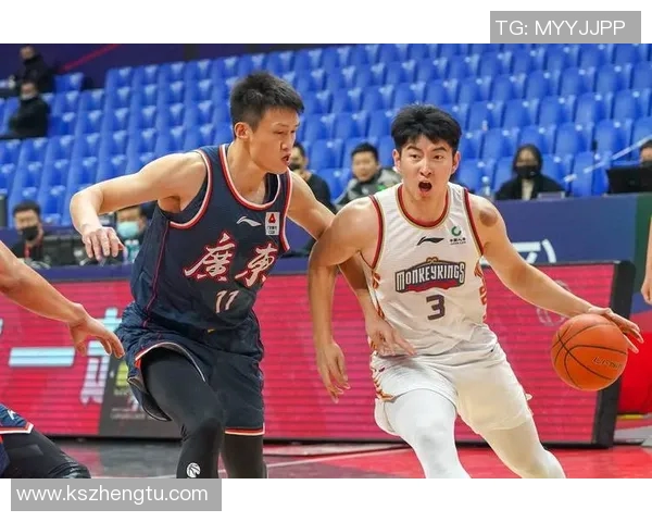 南京篮球队与上海篮球队赛后复盘探讨团队协作的成功与不足之处